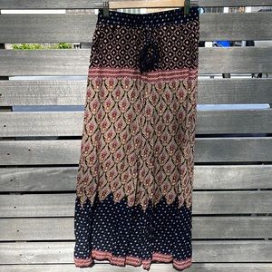 Printed Boho Slouchy Pants NWT never worn Size xs